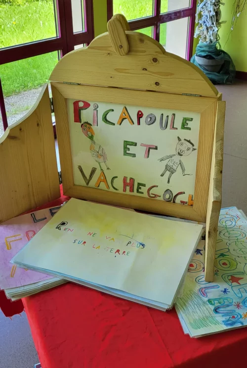 Picapoule et Vachegogh, kamishibaï réalisé par une classe primaire